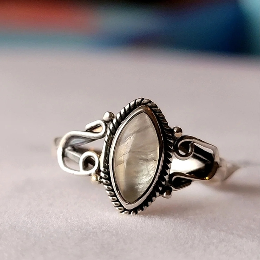 Prehnite Sterling Silver Filigree Horseshoe Ring Marquise Gemstone